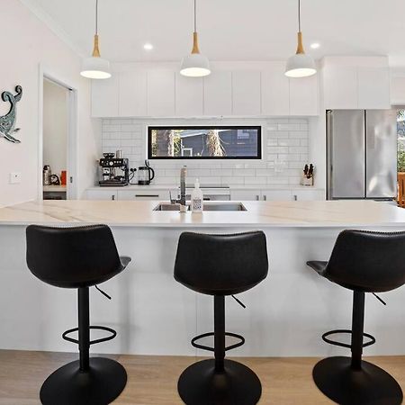 Another On Leo Waihi Exterior photo