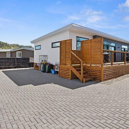 Another On Leo Waihi Exterior photo