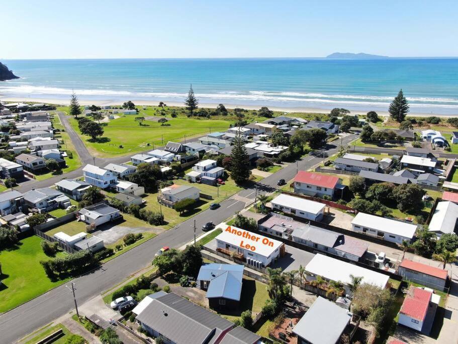 Another On Leo Waihi Exterior photo